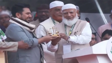 নাহিদ ইসলামের হাতে ‘পাল্লা-কলি’ তুলে দিলেন জামায়াত আমির